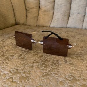 Rectangular frameless sunglasses